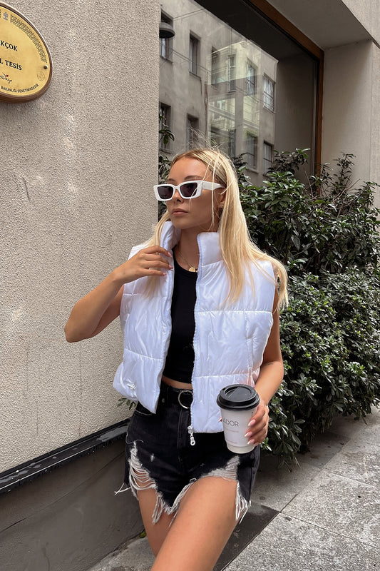 Trend Alaçatı Stili Women's White Stand Collar Double Pocket Full Filling Waist Adjustable Inflatable Vest ALC Women