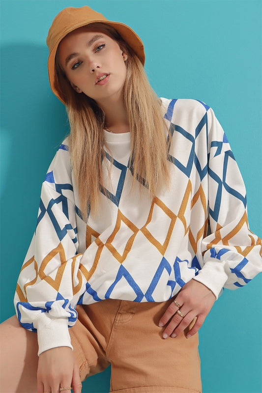 Trend Alaçatı Stili Women's Ecru Crew Neck Digital Printed Sweatshirt MDA Women