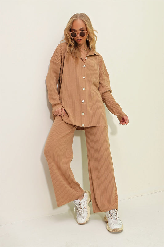 Trend Alaçatı Stili Women's Biscuit Button Self-Textured Knitwear Set ALC Women
