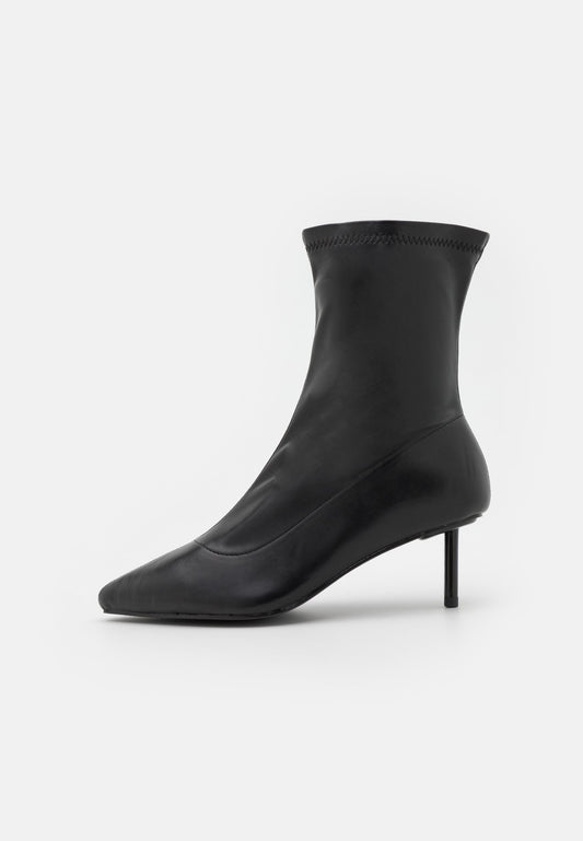 RAID Wide Fit WF ALETAH Black (RAI11N03S-Q11) Women